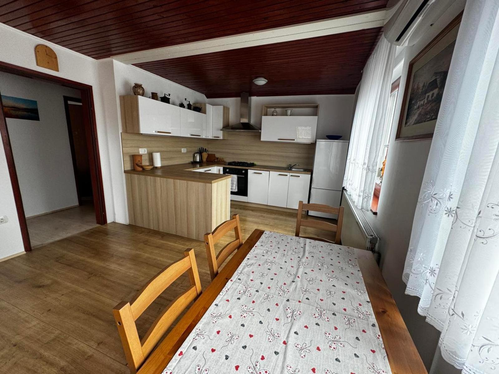 Rooms Apartma Cerknica Eksteriør billede